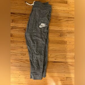 Nike joggers capri